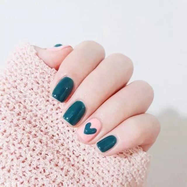 藍綠色美甲適合冬天嗎 6款秋冬藍綠色美甲