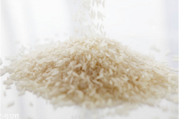用淘米水洗臉有什么效果 洗出白嫩美肌 用淘米水洗臉有什么效果 洗出白嫩美肌