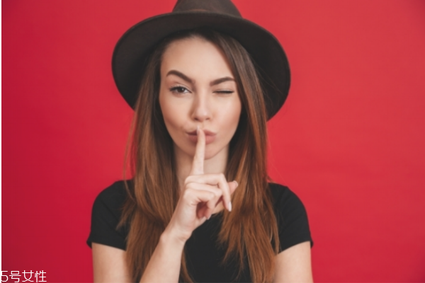 用什么洗臉可以祛痘 洗臉水加什么祛痘 用什么洗臉可以祛痘 洗臉水加什么祛痘