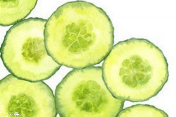 黃瓜敷臉有什么功效 黃瓜敷臉的好處 黃瓜敷臉有什么功效 黃瓜敷臉的好處