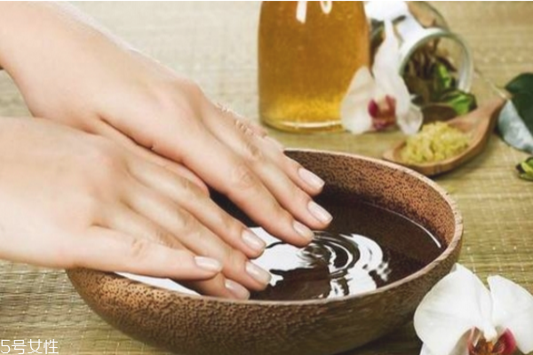 牙膏洗臉美白嗎 牙膏洗臉注意事項 牙膏洗臉美白嗎 牙膏洗臉注意事項