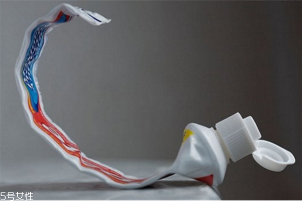 什么牙膏洗臉最好 牙膏洗臉好不好 什么牙膏洗臉最好 牙膏洗臉好不好