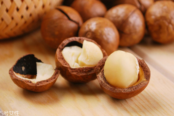 8大堅(jiān)果減重奇跡 一天瘦腰1.9公分 8大堅(jiān)果減重奇跡 一天瘦腰1.9公分