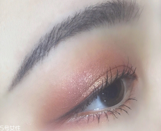 日常妝眼影怎么畫(huà) 新手畫(huà)眼影的步驟圖片 日常妝眼影怎么畫(huà) 新手畫(huà)眼影的步驟圖片