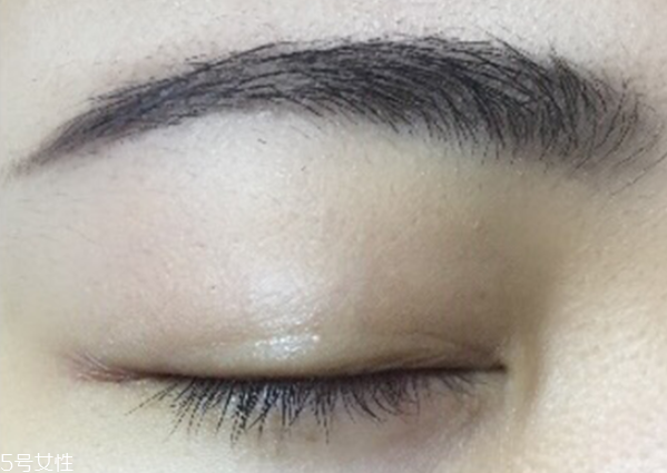 日常妝眼影怎么畫(huà) 新手畫(huà)眼影的步驟圖片 日常妝眼影怎么畫(huà) 新手畫(huà)眼影的步驟圖片
