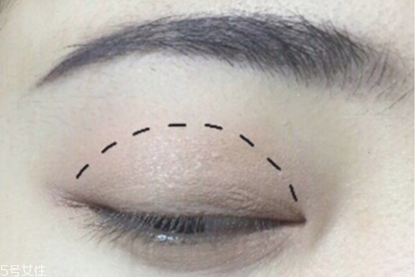 日常妝眼影怎么畫(huà) 新手畫(huà)眼影的步驟圖片 日常妝眼影怎么畫(huà) 新手畫(huà)眼影的步驟圖片