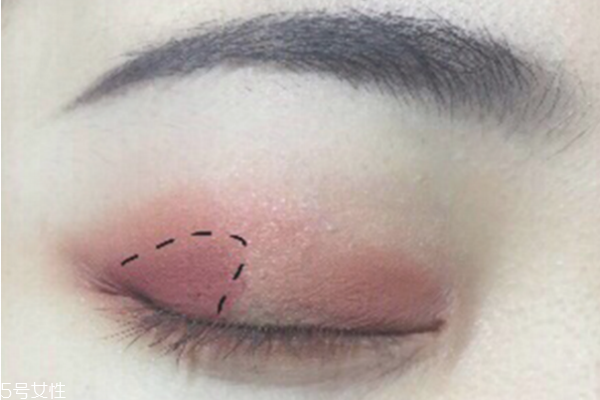 日常妝眼影怎么畫(huà) 新手畫(huà)眼影的步驟圖片 日常妝眼影怎么畫(huà) 新手畫(huà)眼影的步驟圖片
