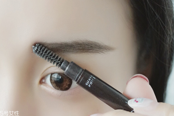 秋冬慵懶妝容教程 溫柔美膩的秋冬妝容 秋冬慵懶妝容教程 溫柔美膩的秋冬妝容