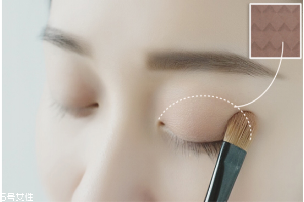 秋冬慵懶妝容教程 溫柔美膩的秋冬妝容 秋冬慵懶妝容教程 溫柔美膩的秋冬妝容