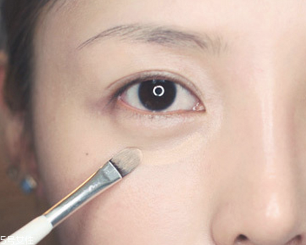 秋冬慵懶妝容教程 溫柔美膩的秋冬妝容 秋冬慵懶妝容教程 溫柔美膩的秋冬妝容