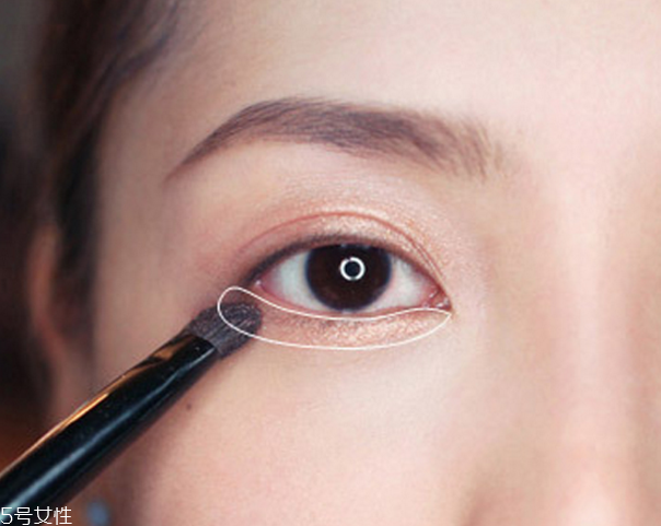 秋冬慵懶妝容教程 溫柔美膩的秋冬妝容 秋冬慵懶妝容教程 溫柔美膩的秋冬妝容