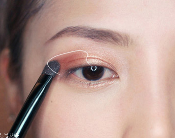 秋冬慵懶妝容教程 溫柔美膩的秋冬妝容 秋冬慵懶妝容教程 溫柔美膩的秋冬妝容