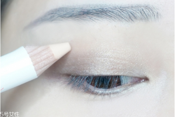 冬天怎么化妝 秋冬暖色妝容教程 冬天怎么化妝 秋冬暖色妝容教程