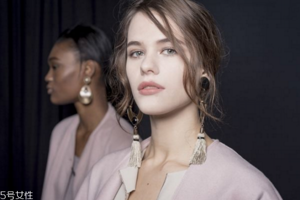 冬天怎么化妝 秋冬暖色妝容教程 冬天怎么化妝 秋冬暖色妝容教程