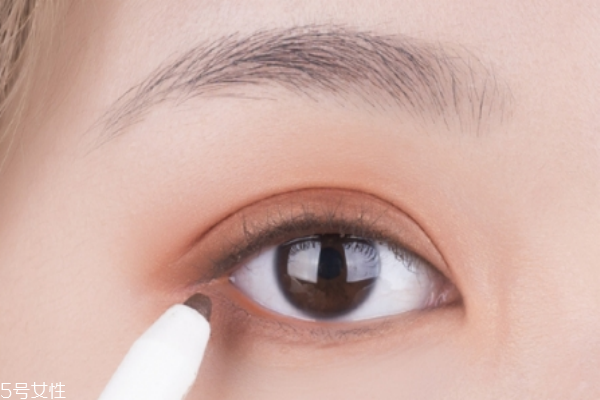 冬天怎么化妝 秋冬暖色妝容教程 冬天怎么化妝 秋冬暖色妝容教程