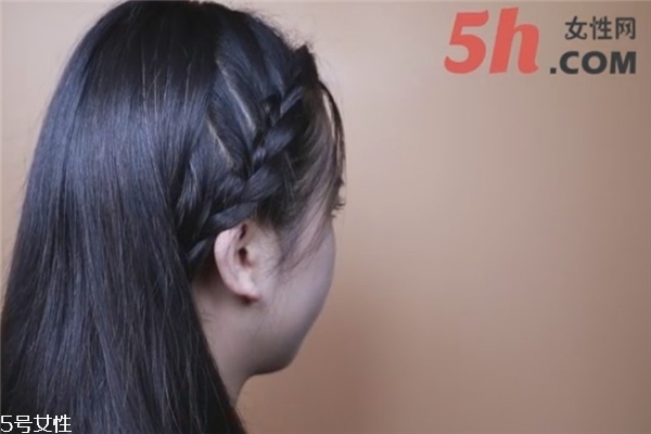 劉海怎么編好看 劉海怎么編好看