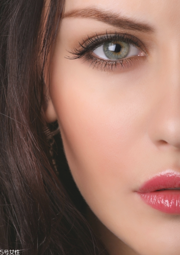 高光陰影粉什么時候用 高光陰影粉的用法圖解 高光陰影粉什么時候用 高光陰影粉的用法圖解