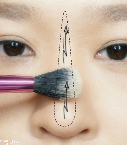 鼻影用什么畫(huà) 四種鼻影畫(huà)法打造小巧翹鼻 鼻影用什么畫(huà) 四種鼻影畫(huà)法打造小巧翹鼻