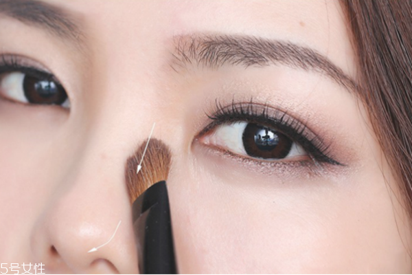 鼻影用什么畫(huà) 四種鼻影畫(huà)法打造小巧翹鼻 鼻影用什么畫(huà) 四種鼻影畫(huà)法打造小巧翹鼻