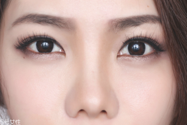 鼻影用什么畫(huà) 四種鼻影畫(huà)法打造小巧翹鼻 鼻影用什么畫(huà) 四種鼻影畫(huà)法打造小巧翹鼻