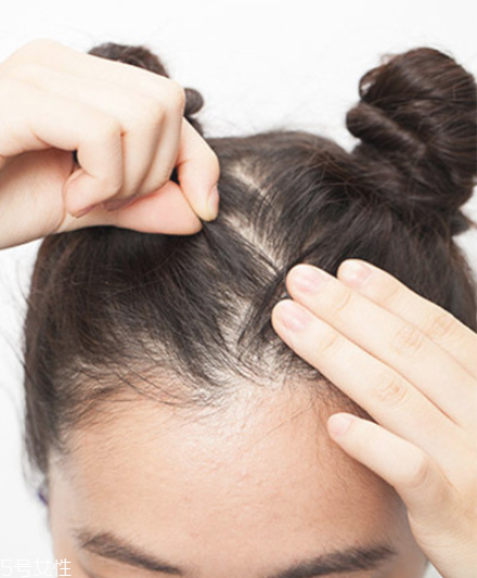 如何自己做簡(jiǎn)單盤發(fā) 雙丸子頭最好看的扎法 如何自己做簡(jiǎn)單盤發(fā) 雙丸子頭最好看的扎法