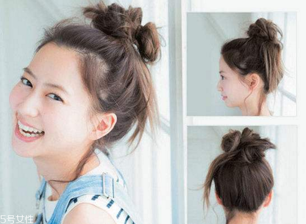 如何自己做簡(jiǎn)單盤發(fā) 雙丸子頭最好看的扎法 如何自己做簡(jiǎn)單盤發(fā) 雙丸子頭最好看的扎法
