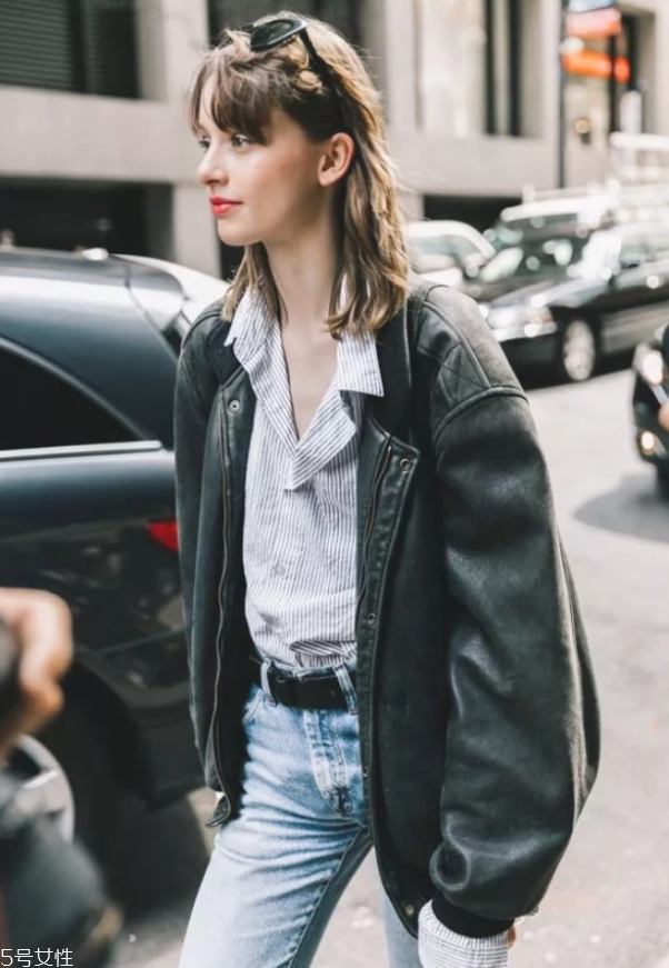 秋冬女生皮衣怎么穿好看 女生皮衣秋冬穿搭 秋冬女生皮衣怎么穿好看 女生皮衣秋冬穿搭