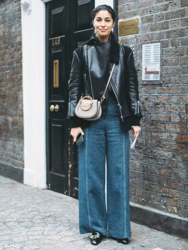 秋冬女生皮衣怎么穿好看 女生皮衣秋冬穿搭 秋冬女生皮衣怎么穿好看 女生皮衣秋冬穿搭