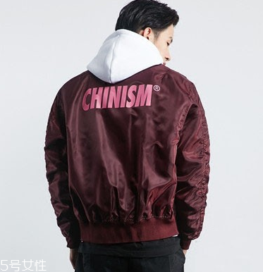 飛行外套怎么搭配 4個穿搭技巧大解析 飛行外套怎么搭配 4個穿搭技巧大解析