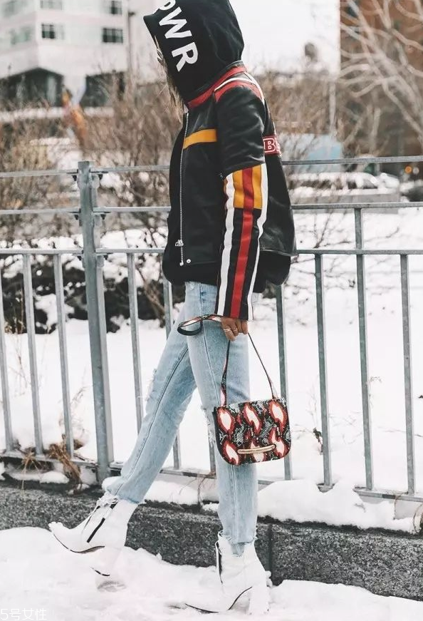 女生皮衣搭配什么褲子 皮衣搭配圖片女 女生皮衣搭配什么褲子 皮衣搭配圖片女