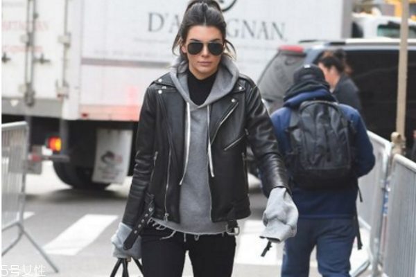 皮衣怎么選 皮衣款式選的好才夠時髦 皮衣怎么選 皮衣款式選的好才夠時髦