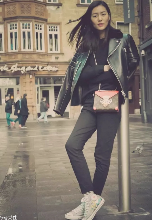 皮衣怎么選 皮衣款式選的好才夠時髦 皮衣怎么選 皮衣款式選的好才夠時髦