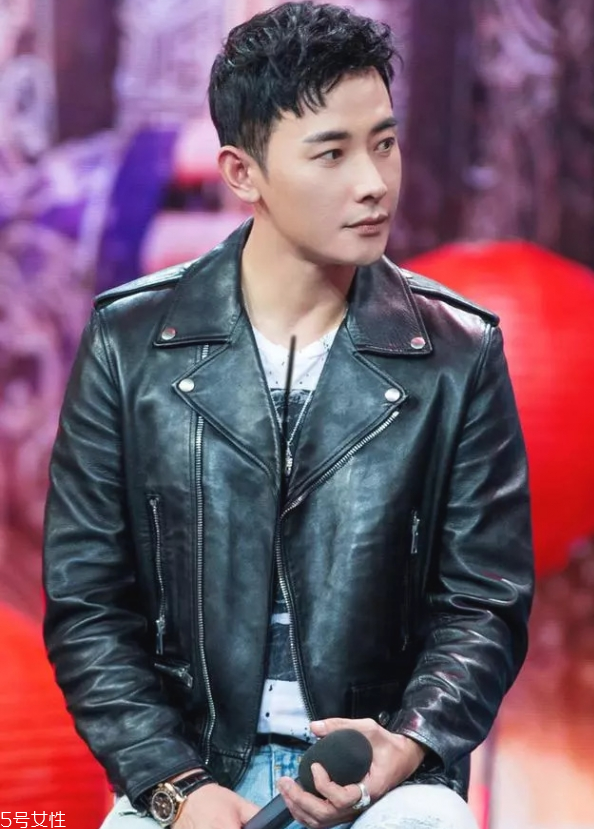 黑色皮衣怎么搭配好看 今秋最不能錯過的皮衣款式 黑色皮衣怎么搭配好看 今秋最不能錯過的皮衣款式