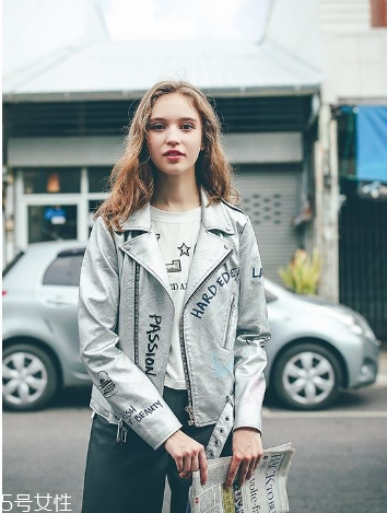 黑色皮衣怎么搭配好看 今秋最不能錯過的皮衣款式 黑色皮衣怎么搭配好看 今秋最不能錯過的皮衣款式