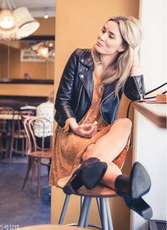 女生機(jī)車皮衣怎么搭配 機(jī)車皮衣搭配女 女生機(jī)車皮衣怎么搭配 機(jī)車皮衣搭配女