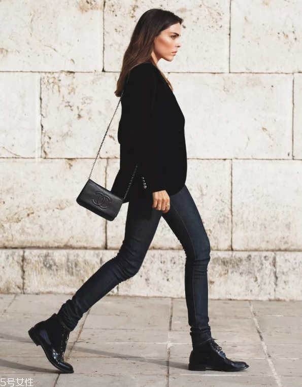 秋冬女生短靴配什么褲子 好看又實用的短靴推薦 秋冬女生短靴配什么褲子 好看又實用的短靴推薦