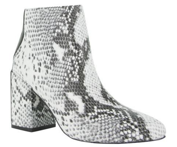 秋冬女生短靴配什么褲子 好看又實用的短靴推薦 秋冬女生短靴配什么褲子 好看又實用的短靴推薦