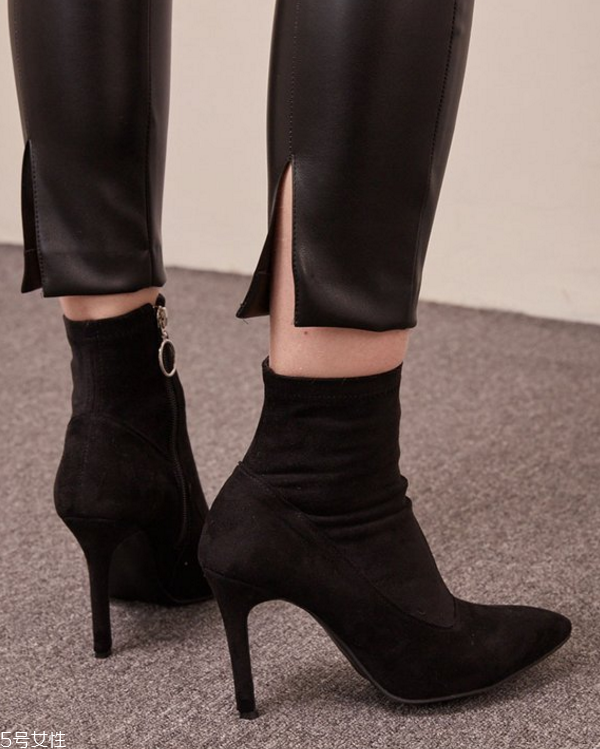 秋冬女生短靴配什么褲子 好看又實用的短靴推薦 秋冬女生短靴配什么褲子 好看又實用的短靴推薦