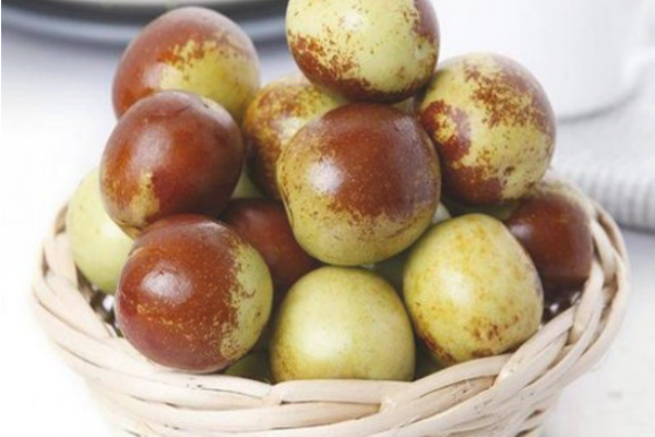 冬棗洗過(guò)之后變紅色是為什么 吃冬棗的副作用及壞處 冬棗洗過(guò)之后變紅色是為什么 吃冬棗的副作用及壞處