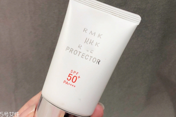 rmk防曬霜有酒精嗎 rmk防曬霜適合什么皮膚 rmk防曬霜有酒精嗎 rmk防曬霜適合什么皮膚