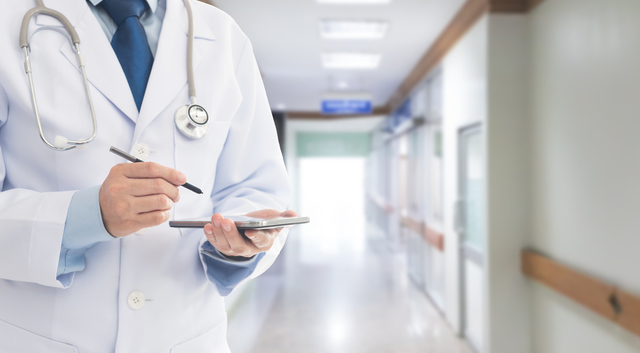 頭發(fā)稀少怎么辦 先看不同年齡頭發(fā)稀少原因 頭發(fā)稀少怎么辦 先看不同年齡頭發(fā)稀少原因