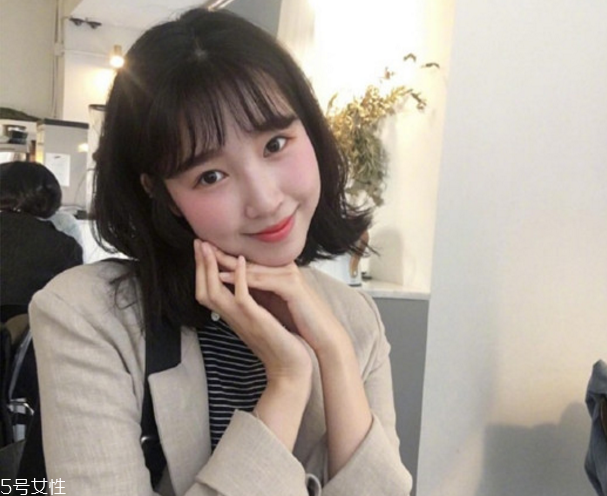 短發(fā)燙染什么樣的造型好看 不燙不染的女生短發(fā)發(fā)型 短發(fā)燙染什么樣的造型好看 不燙不染的女生短發(fā)發(fā)型