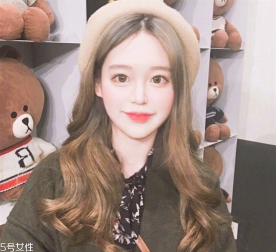 冬天適合弄什么發(fā)型 個性染發(fā)圖片 冬天適合弄什么發(fā)型 個性染發(fā)圖片