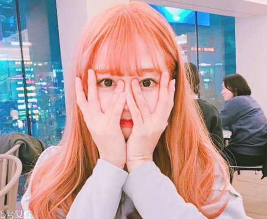 冬天適合弄什么發(fā)型 個性染發(fā)圖片 冬天適合弄什么發(fā)型 個性染發(fā)圖片