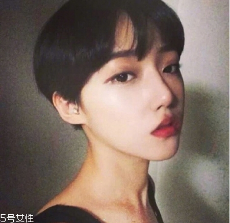 冬天適合弄什么發(fā)型 個性染發(fā)圖片 冬天適合弄什么發(fā)型 個性染發(fā)圖片