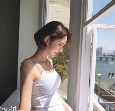 冬天適合弄什么發(fā)型 個性染發(fā)圖片 冬天適合弄什么發(fā)型 個性染發(fā)圖片