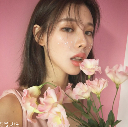 冬天適合弄什么發(fā)型 個性染發(fā)圖片 冬天適合弄什么發(fā)型 個性染發(fā)圖片