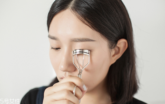 睫毛膏怎么刷沒(méi)有蒼蠅腿 又長(zhǎng)又翹的睫毛怎么刷出來(lái) 睫毛膏怎么刷沒(méi)有蒼蠅腿 又長(zhǎng)又翹的睫毛怎么刷出來(lái)