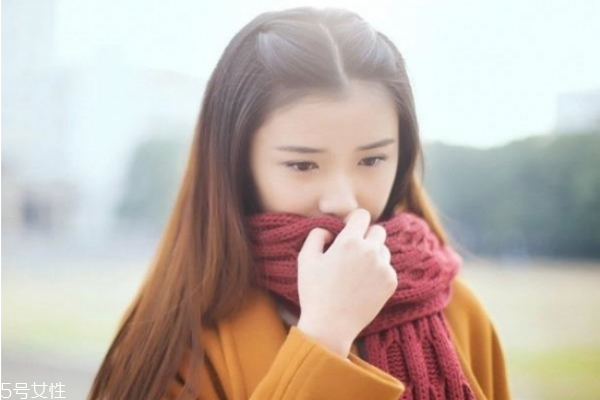 拉直頭發(fā)需要定型嗎 拉直頭發(fā)的步驟 拉直頭發(fā)需要定型嗎 拉直頭發(fā)的步驟