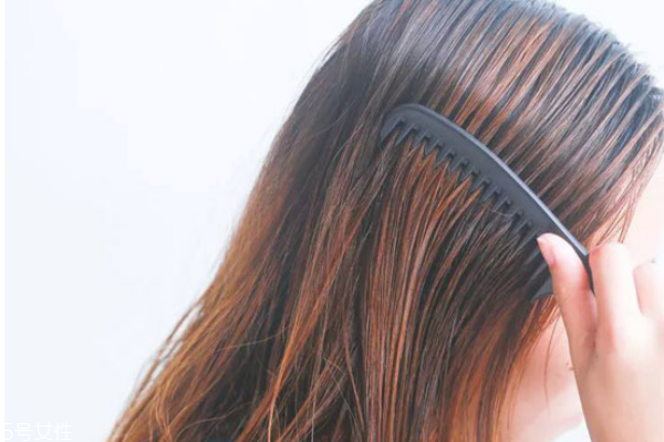 拉直的頭發(fā)多久變自然 拉直的頭發(fā)幾天可以洗 拉直的頭發(fā)多久變自然 拉直的頭發(fā)幾天可以洗